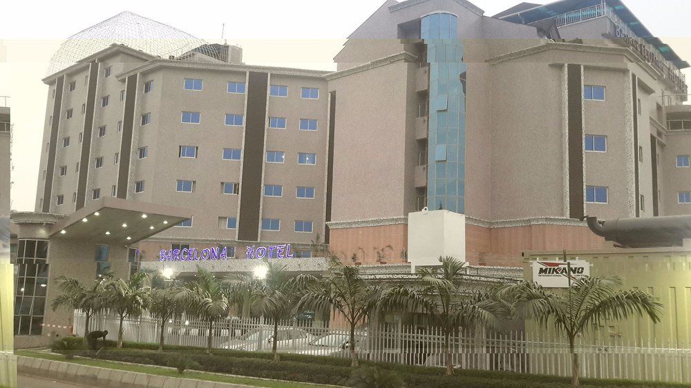 Barcelona Hotels, Abuja Mobushipe Bagian luar foto